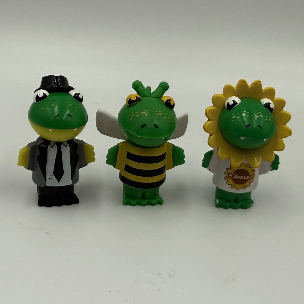 Ryans World Gus the Gummy Gator Road Trip Figures Lot of 3 Bee Kansas Suit
